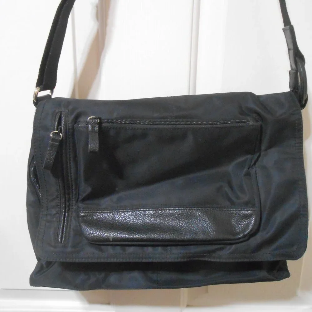 Nine & Co. by Nine West travel laptop Tablet Notebook blk Bag w/ 7 compartments